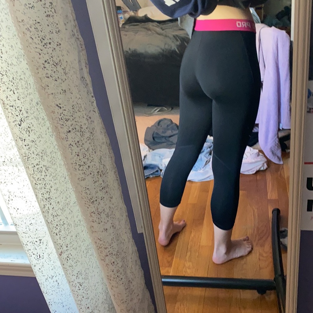 Nike pro black cropped leggings
